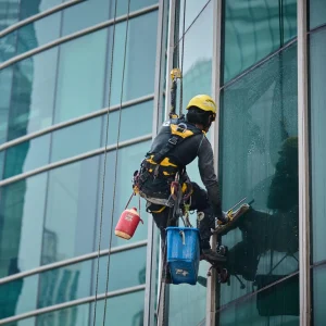 How High-Rise Window Cleaning in Dubai Helps Keep Your Building Spotless